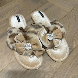 Pretty You London Slippers New